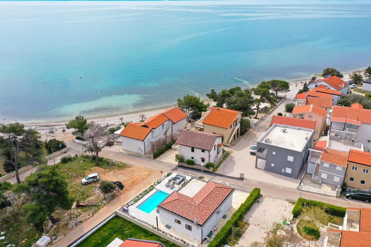 Villa Nessi Vir 0*,  Croatia