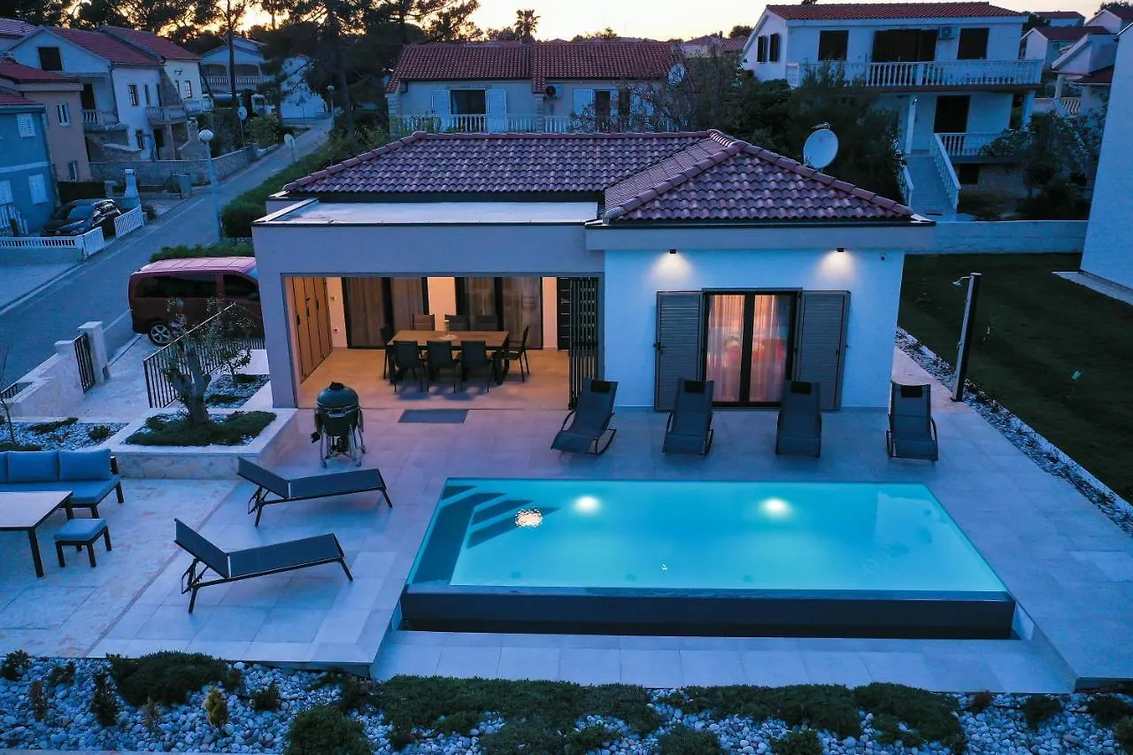 Villa Nessi Vir