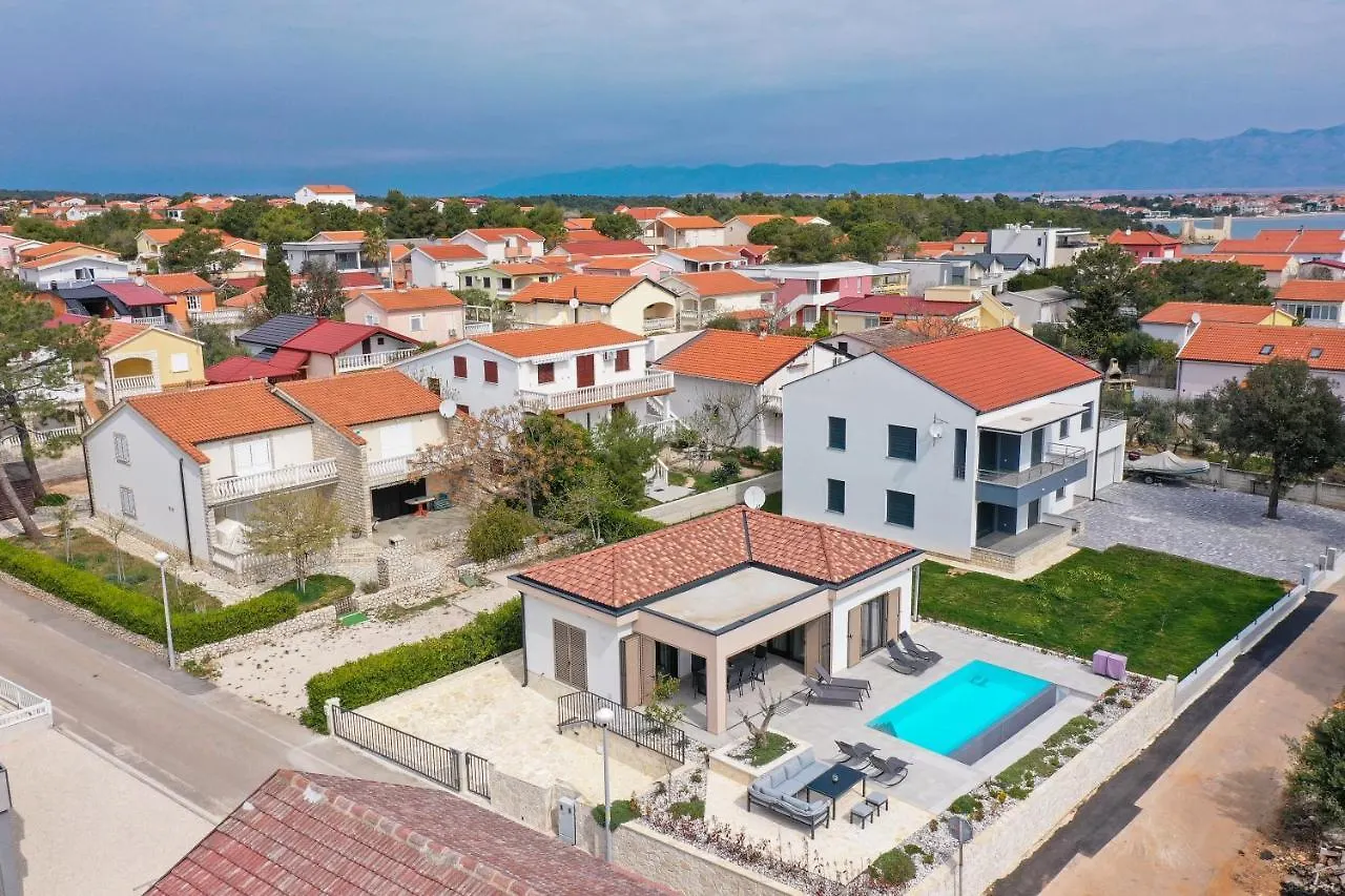 Villa Nessi Vir