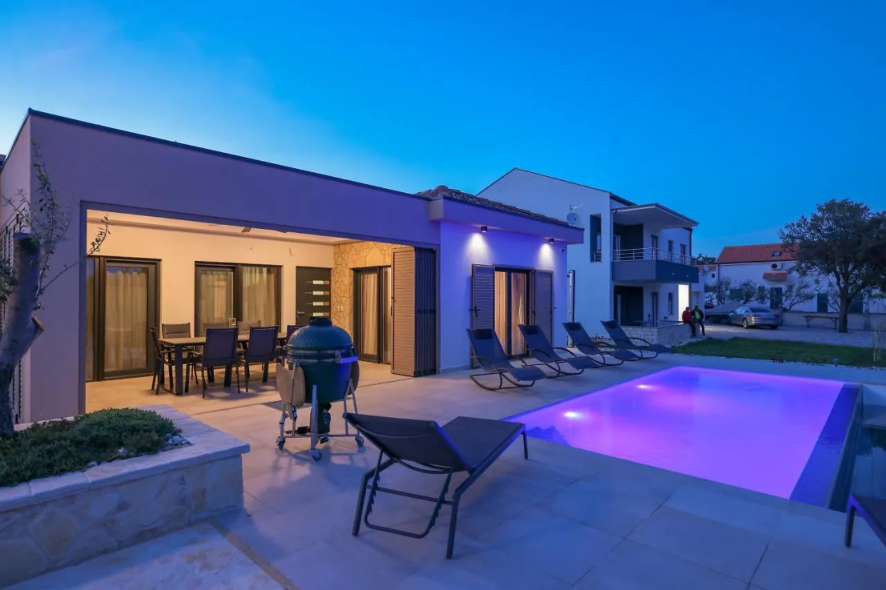 Villa Nessi Vir